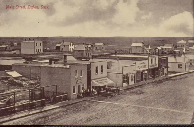 Main Street, Lipton