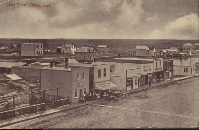Main Street, Lipton