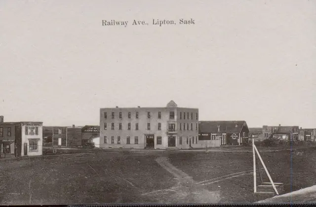 Railway Ave. with the hotel and stores